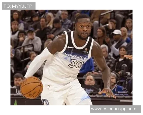 兰德尔半场表现抢眼10投6中砍下全队最高18分助力球队争胜 兰德尔半场表现抢眼10投6中砍下全队最高18分助力球队争胜