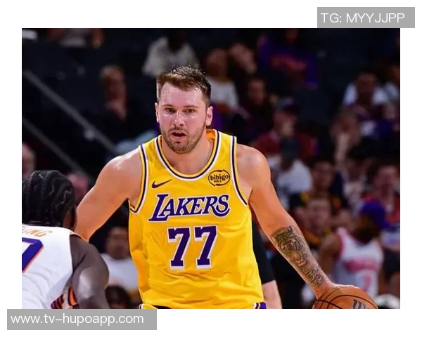 东契奇首秀表现出色15投7中三分球4记斩获25分7篮板4助攻 东契奇首秀表现出色15投7中三分球4记斩获25分7篮板4助攻