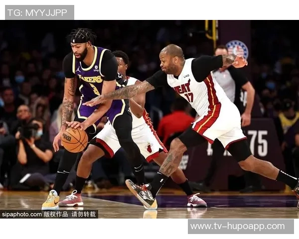 卢卡本季使用率高居联盟首位里夫斯紧随其后成为第二使用率球员